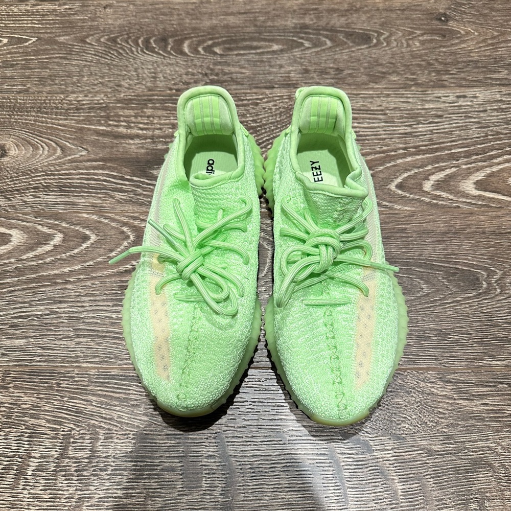 Yeezy Boost 350 V2-Glow
